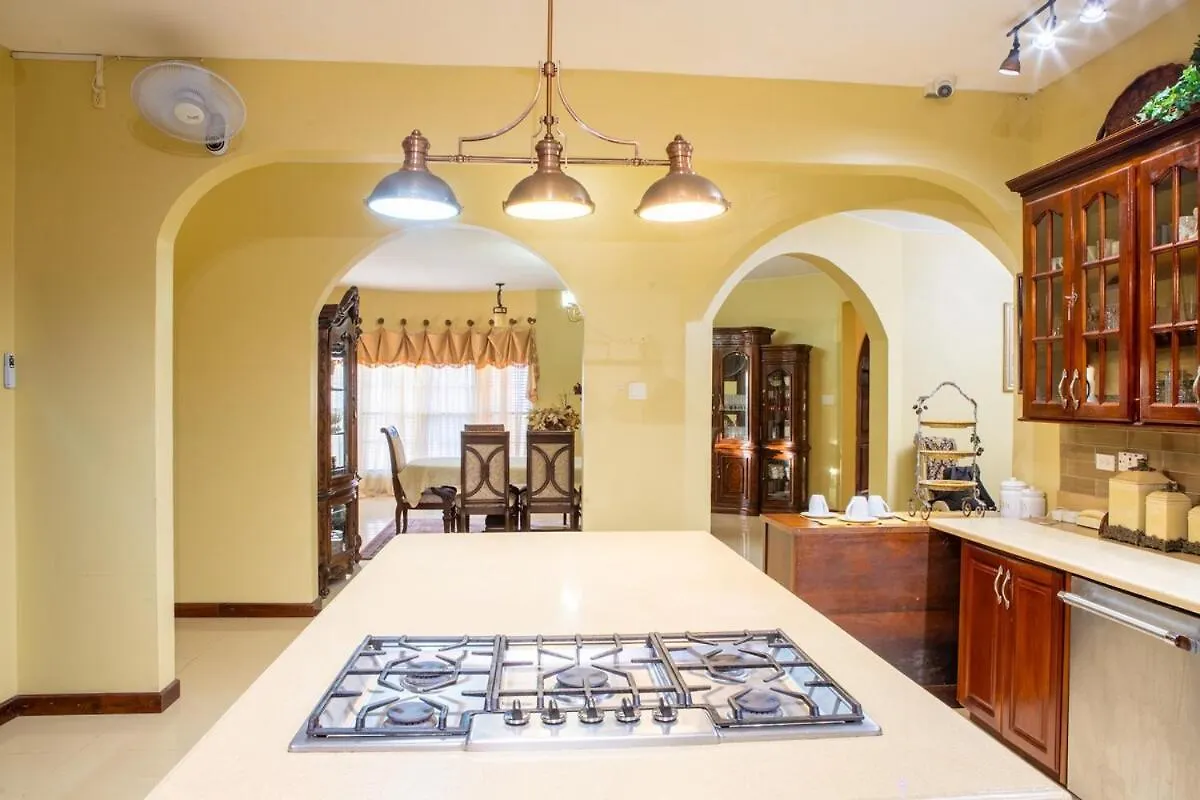 Paradise Chalet Luxurious Villa Richmond