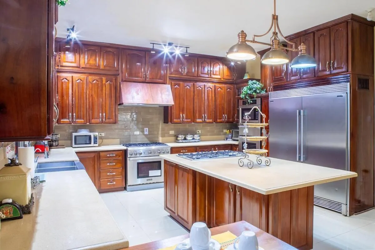 Paradise Chalet Luxurious Villa Richmond